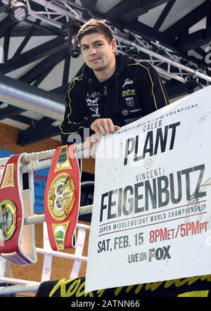 Eggenstein Leopoldshafen, Germania. 04th Feb, 2020. Il pugile professionista tedesco Vincent Feigenbutz, tenuto durante una formazione stampa presso il club di boxe Eggenstein. Feigenbutz si batterà per la super fascia di pesi medi dell'associazione mondiale IBF a Nashville il 15 febbraio. L'avversario di 24 anni è Quindi Una Pianta locale di eroi. Credito: Uli Deck/Dpa/Alamy Live News Foto Stock