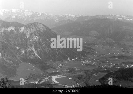 Mit der Seilbahn auf den Jenner, 1957. Salita del monte Jenner via ropeway, 1957. Foto Stock