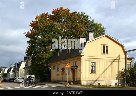 Area di vecchie case tradizionali finlandesi in legno del 19th secolo Foto Stock