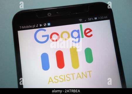 Logo Google Assistant sullo smartphone Foto Stock