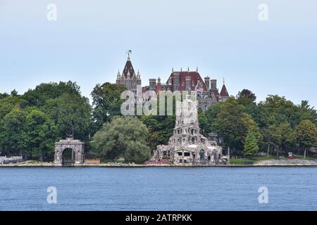 Vista panoramica del castello di Boldt Nel Cuore dell'isola. Situato al confine tra Canada e Stati Uniti. Migliaia Di Isole. Ontario, Canada. Foto Stock