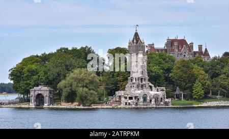 Vista panoramica del castello di Boldt Nel Cuore dell'isola. Situato al confine tra Canada e Stati Uniti. Migliaia Di Isole. Ontario, Canada. Foto Stock