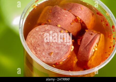 Hot Bologna, un classico insaccato e sottaceto di Coal Country in Pennsylvania, Stati Uniti Foto Stock