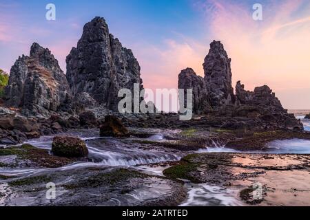 Pengempos, Areging Beach al tramonto; Lombok, Indonesia Foto Stock