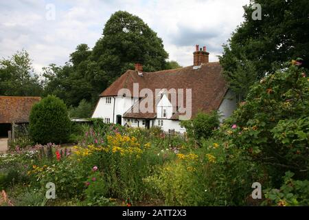 Il giardino cottage d'epoca a Manor Farm, Bursledon, Hampshire, Inghilterra, Regno Unito, ora un museo vivente, che ha caratterizzato nella serie BBC2 'Warttime Farm' Foto Stock