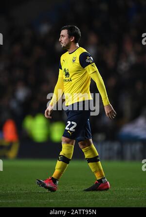 Kassam Stadium, Oxford, Oxfordshire, Regno Unito. 4th Feb, 2020. Calcio English fa Cup; Oxford United contro Newcastle United; George Thorne di Oxford dopo la fine della partita - Solo Per uso strettamente editoriale. Nessun utilizzo con audio, video, dati, elenchi di fixture, logo club/campionato o servizi "live" non autorizzati. Uso on-line in-match limitato a 120 immagini, senza emulazione video. Nessun utilizzo nelle scommesse, nei giochi o nelle singole pubblicazioni club/campionato/giocatore credito: Action Plus Sports/Alamy Live News Foto Stock