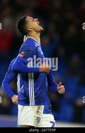 Cardiff, Regno Unito. 04th Feb, 2020. Robert Glatzel della città di Cardiff celebra dopo aver ottenuto il suo obiettivo 2nd team. The Emirates fa Cup, 4th round replay match, Cardiff City v Reading al Cardiff City Stadium martedì 4th febbraio 2020. Questa immagine può essere utilizzata solo a scopo editoriale. Solo uso editoriale, licenza richiesta per uso commerciale. Nessun utilizzo nelle scommesse, nei giochi o nelle singole pubblicazioni club/campionato/giocatore. PIC by Andrew Orchard/Andrew Orchard sports photography/Alamy Live News Credit: Andrew Orchard sports photography/Alamy Live News Foto Stock