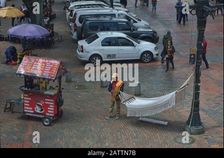 Amaca venditore nel Parque Santander, Bogotá, Colombia Foto Stock