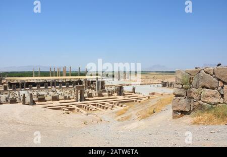 Persepolis vista dalla tomba Artaserse III di fronte a NW. Northwest. Sala di 100 colonne, l'Apadana, la porta Di Tutte le Nazioni, la strada militare, ecc Foto Stock