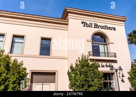 4 febbraio 2020 Santa Clara / CA / USA - uffici vendita Toll Brothers in Silicon Valley; Toll Brothers è una casa di costruzione che si specializza in bu Foto Stock