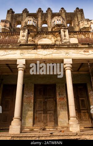 India, Rajasthan, Shekhawati, Ramgarh, porta di 1930s costruito haveli Foto Stock