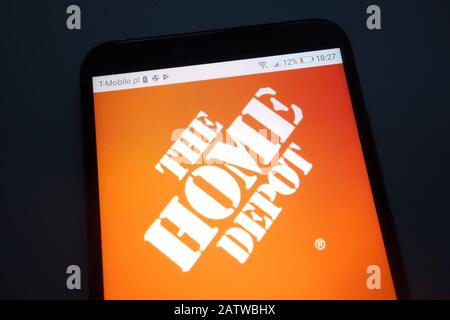 Il logo Home Depot sullo smartphone Foto Stock