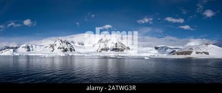 Splendidi Paesaggi Ghiacciati, Baia Di Chiriguano, Isola Danko, Penisola Antartica, Antartide Foto Stock