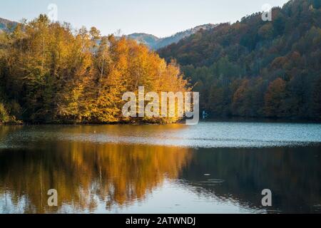 Uomo fatto lago in Serbia Foto Stock