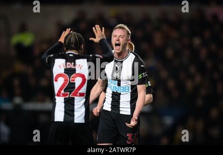 Oxford, Regno Unito. 04th Feb, 2020. Sean Longstaff di Newcastle United celebra il suo obiettivo durante la partita di replay round 4th della fa Cup tra Oxford United e Newcastle United allo stadio Kassam di Oxford, Inghilterra, il 4 febbraio 2020. Foto Di Andy Rowland. Credito: Prime Media Images/Alamy Live News Foto Stock