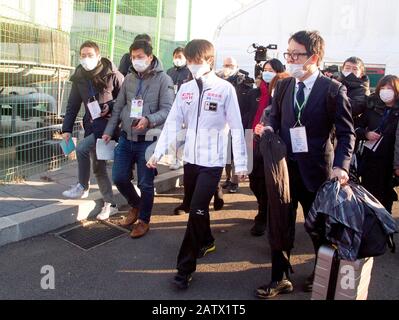 Seoul, Corea Del Sud. 5th Feb, 2020. Yuzuru Hanyu (JPN), 5 febbraio 2020 - Pattinaggio di figura: Yuzuru Hanyu (2nd R) parte dopo la formazione ufficiale degli uomini durante i Campionati di pattinaggio di figura di ISU Four Continents 2020 alla pista di pattinaggio di Waikiki Mokdong a Seoul, Corea del Sud. Credito: Lee Jae-Won/Aflo/Alamy Live News Foto Stock