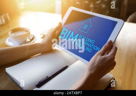 BIM - creazione di un concetto di modellazione delle informazioni sullo schermo Foto Stock