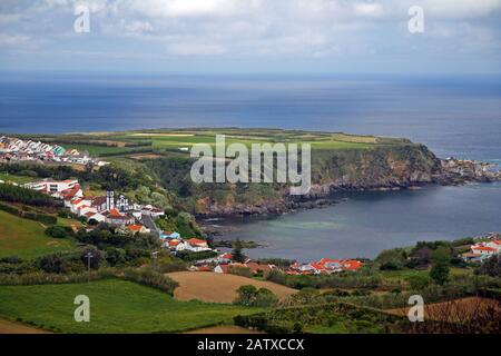 Veduta aerea di Porto Formoso a Sao Miguel Foto Stock