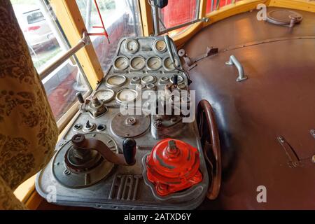 Pannello di controllo della Littorina AlN 561903 1937 modello Rail-Car by FIAT. Motori su entrambi i lati della cabina passeggeri e possono funzionare senza locomotiva Foto Stock