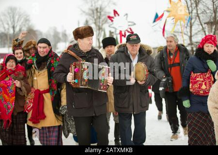 Bielorussia, la città di Gomil, 13 gennaio 2019. Rito di una serata generosa. Cerimonia Kalyada. Festa popolare slava alla vigilia del vecchio nuovo year.People Foto Stock