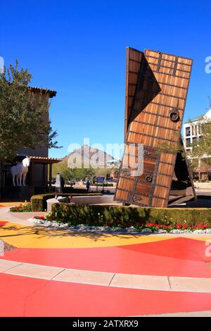 Scultura 'The Doors' nel quartiere Waterfront di Scottsdale AZ Foto Stock