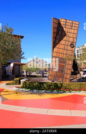 Scultura 'The Doors' nel quartiere Waterfront di Scottsdale AZ Foto Stock