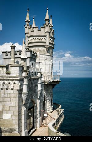 Il castello Swallow's Nest sulla roccia nel Mar Nero in Crimea, Russia Foto Stock