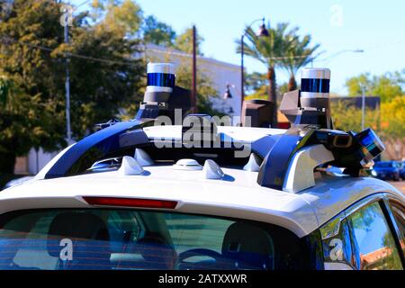 Prova una macchina auto auto auto auto per le strade della città vecchia di Scottsdale AZ Foto Stock