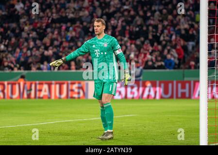 Monaco, Germania. 5th Feb, 2020. Portiere Manuel Neuer (FC Bayern Muenchen) al calcio, DFB-Pokal: FC Bayern Muenchen vs TSG 1899 Hoffenheim alla Allianz Arena il 5 febbraio 2020 a Muenchen, Germania. Credito: Horst Ettensberger/Espa/Alamy Live News Foto Stock