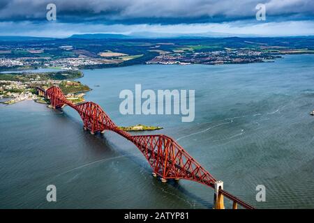 Vista aerea del Forth Bridge Foto Stock