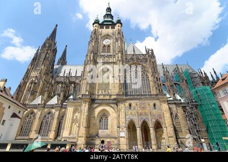 La Cattedrale Metropolitana dei Santi Vitus, Venceslao e Adalberto è una cattedrale metropolitana cattolica romana di Praga, sede dell'Arcivescovo. Foto Stock