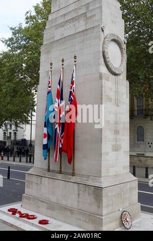 Cenotaph, Whitehall, City Of Westminster, Londra, Inghilterra. Foto Stock