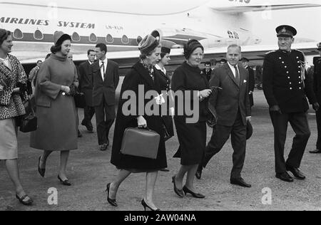 Queen Ingrid di Danimarca, con sua figlia Margarethe e Benedikte Data: 12 ottobre 1962 Località: Danimarca Parole Chiave: Figlie Nome Persona: Ingrid Queen, Margrethe II, Regina di Danimarca Foto Stock