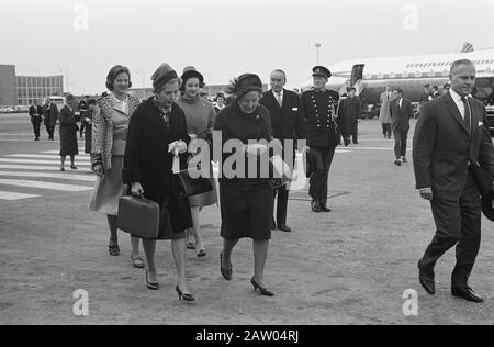 Queen Ingrid di Danimarca, con sua figlia Margarethe e Benedikte Data: 12 ottobre 1962 Località: Danimarca Parole Chiave: Figlie Nome Persona: Ingrid Queen, Margrethe II, Regina di Danimarca Foto Stock