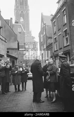 Queen Juliana visita morti e feriti treno disastro Data: 10 gennaio 1962 Nome Persona: Juliana, regina Foto Stock