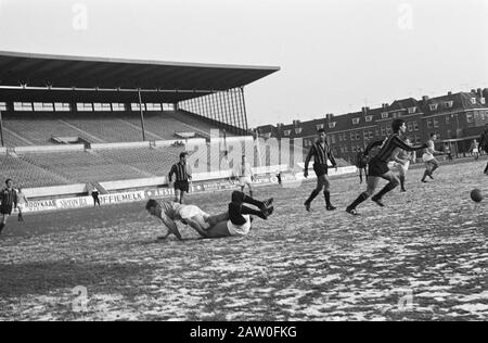 Paesi Bassi contro Marocco 5-0 momenti di gioco Data: 15 gennaio 1964 Località: Marocco, Paesi Bassi Parole Chiave: Sport, calcio Foto Stock