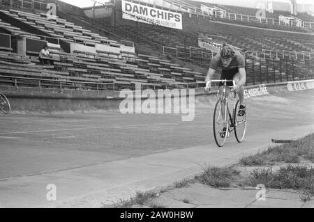 Campionato Olandese Ciclismo Tempo Trial 1 chilometro dilettante nello Stadio Olimpico, G. Horst in azione Data: 20 luglio 1972 Parole Chiave: Cycling Persona Nome: G. Horst Foto Stock