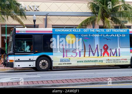 Miami Beach Florida,Washington Avenue,Miami Dade Metrobus,bus,pullman,pubblicità,annuncio,pubblicità,FL100912002 Foto Stock