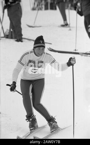 Olimpiadi Grenoble, sci slalom Signore, Marielle Goitschel (Francia) in azione, vince oro Data: 13 febbraio 1968 Località: Francia, Grenoble Parole Chiave: Sci, sport Persona Nome: Marielle Goitschel Foto Stock