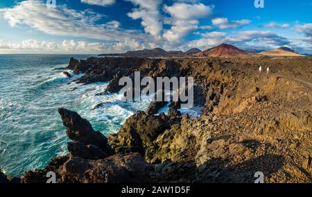 Incredibili grotte laviche di Los Hervideros sull'isola di Lanzarote Foto Stock