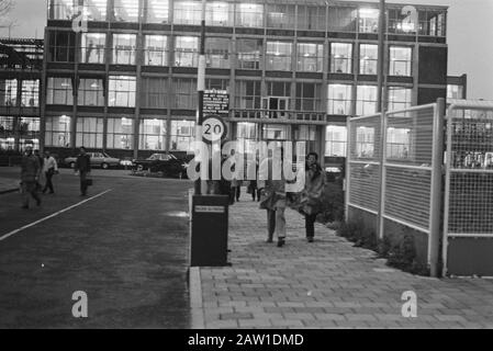 Mission Hp; Antillands Leave Fokker Factory, Schiphol Data: 20 Novembre 1970 Località: North-Holland, Schiphol Parole Chiave: Factories Nome: Allevatore Foto Stock