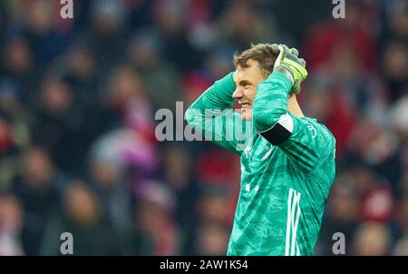 Monaco, Germania. 05th Feb, 2020. Calcio Monaco-Hoffenheim, Monaco Di Baviera, 5 Febbraio 2020. Manuel NEUER, FCB 1 FC BAYERN MUNICH - TSG 1899 HOFFENHEIM 4-3 - LE NORME DFB VIETANO L'USO DI FOTOGRAFIE come SEQUENZE DI IMMAGINI e/o QUASI-VIDEO - DFB-Pokal, Coppa di calcio tedesca, meglio di otto, Monaco di Baviera, 05 febbraio 2020. Stagione 2019/2020, Credito: Peter Schatz/Alamy Live News Foto Stock