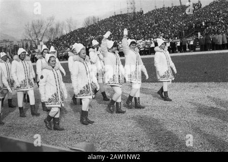 Apertura Olimpiadi Invernali A Grenoble, Numero 6 E Russian Women'S Team Data: 6 Febbraio 1968 Località: Grenoble, Russia Foto Stock