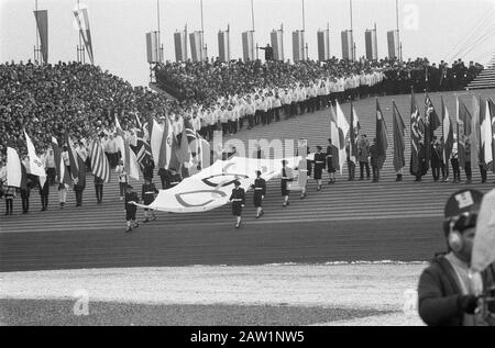 Apertura Olimpiadi Invernali A Grenoble, Bandiere Olimpiche Data: 6 Febbraio 1968 Località: Grenoble Foto Stock