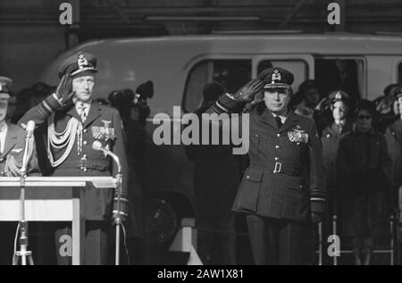 Comando di trasferimento dell'Aeronautica Soesterberg. Tenente Generale H. Schaper E Tenente Generale Hp Zielstra Data: 30 Novembre 1961 Località: Soesterberg, Utrecht Parole Chiave: Commandos, Nome Del Venditore: Hp Zielstra Foto Stock