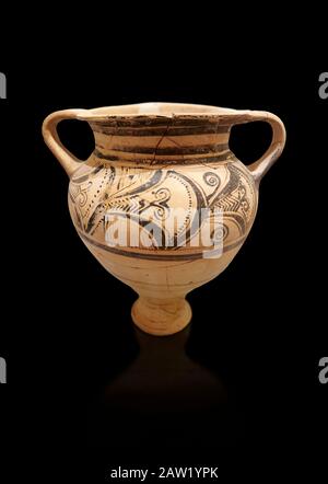 Krater rituale minoico con decorazione stilizzata ociopus, Episkopi Lerapetra 1370-1250 a.C., Museo Archeologico di Heraklion. , sfondo nero Foto Stock