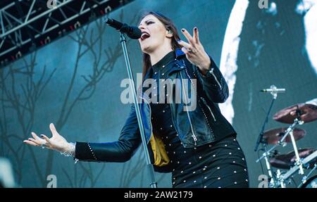 Copenaghen, Danimarca. 21st, 2018. Nightwish, la band sinfonica finlandese del metallo, si esibisce in concerto dal vivo durante il festival danese del heavy metal, Copenaghen 2018. Qui il cantante Floor Jansen è visto dal vivo sul palco. (Photo Credit: Gonzales Photo - Nikolaj Bransholm). Foto Stock