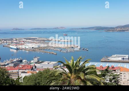 Veduta aerea dell'importante porto commerciale e di pesca di Vigo in Galizia, Spagna Foto Stock