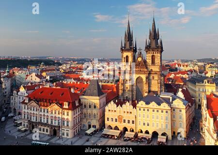 Veduta Aerea Sulla Piazza Della Città Vecchia, Praga, Repubblica Ceca Foto Stock