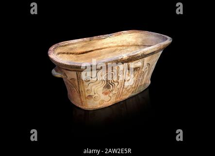 Vasca da bagno in ceramica minoica larnax decorata con ottusi stilizzati, Episkopi-Lerapetra 1350-1250 a.C., Museo Archeologico di Heraklion, backgrou nero Foto Stock